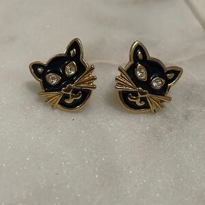 (HALLOWEEN!) Vintage Avon Black Cat Enamel Post Earrings